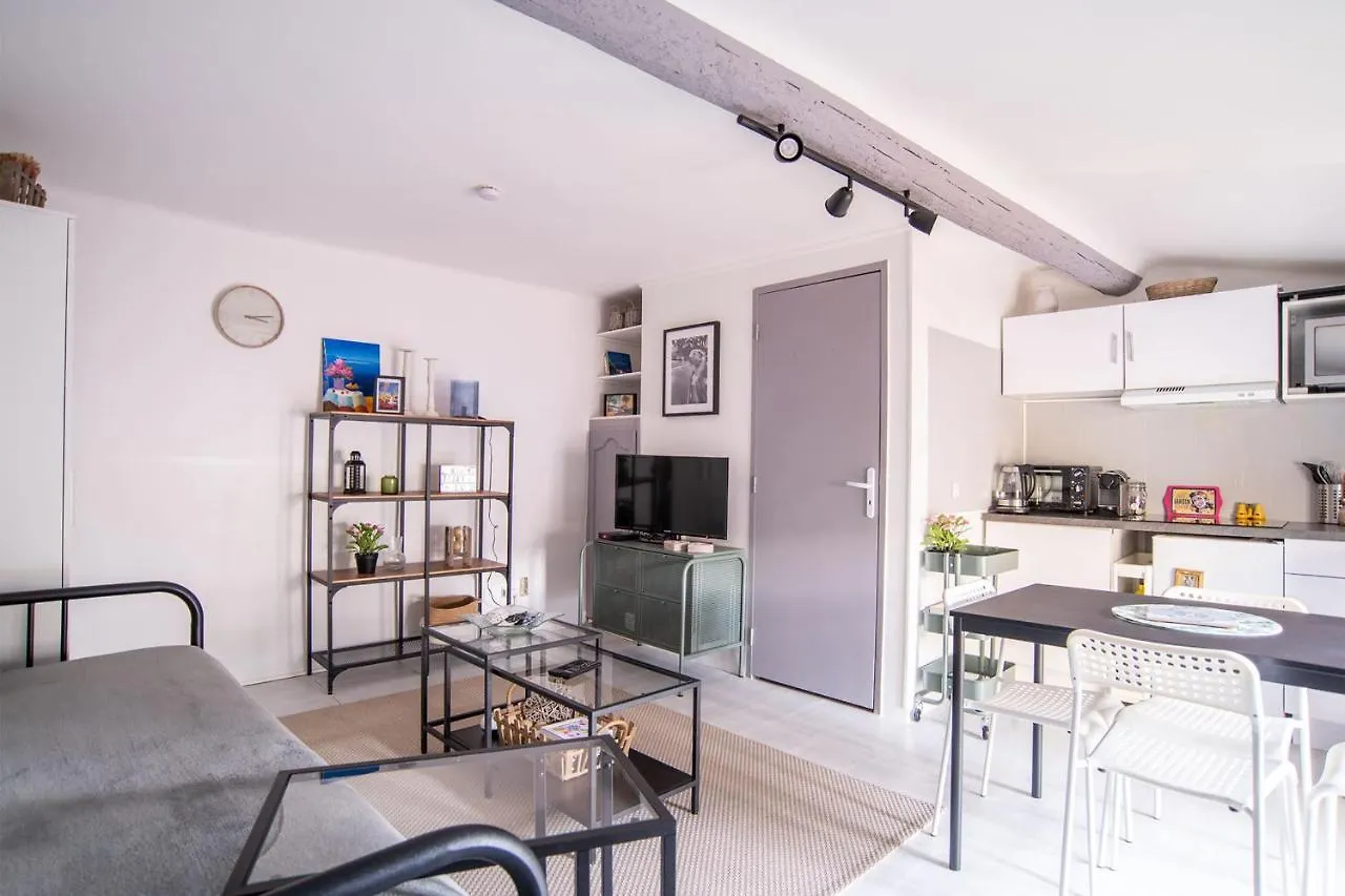 Bright 21M In The Center Ideal For Couple location