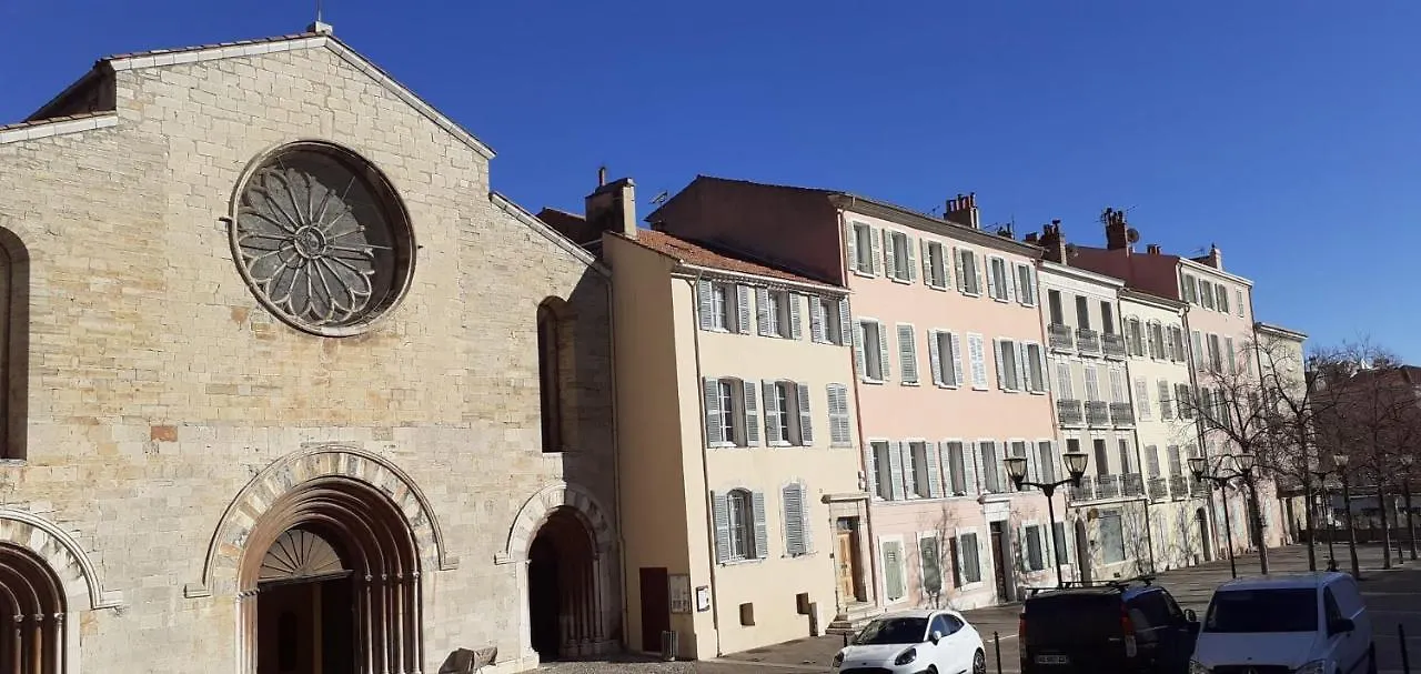 Bright 21M In The Center Ideal For Couple Hyeres Apartment
